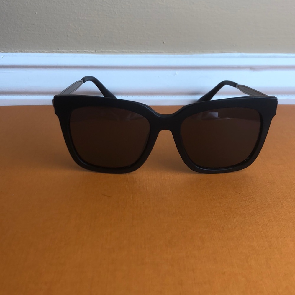 Diff Bella black polarized sunglasses
